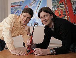 Братья Дмитрий и Михаил Мальвинские (слева направо)